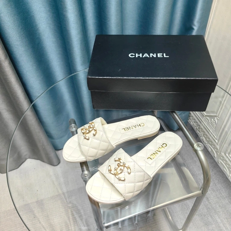 Fashionable Chxnxl Slippers 127970