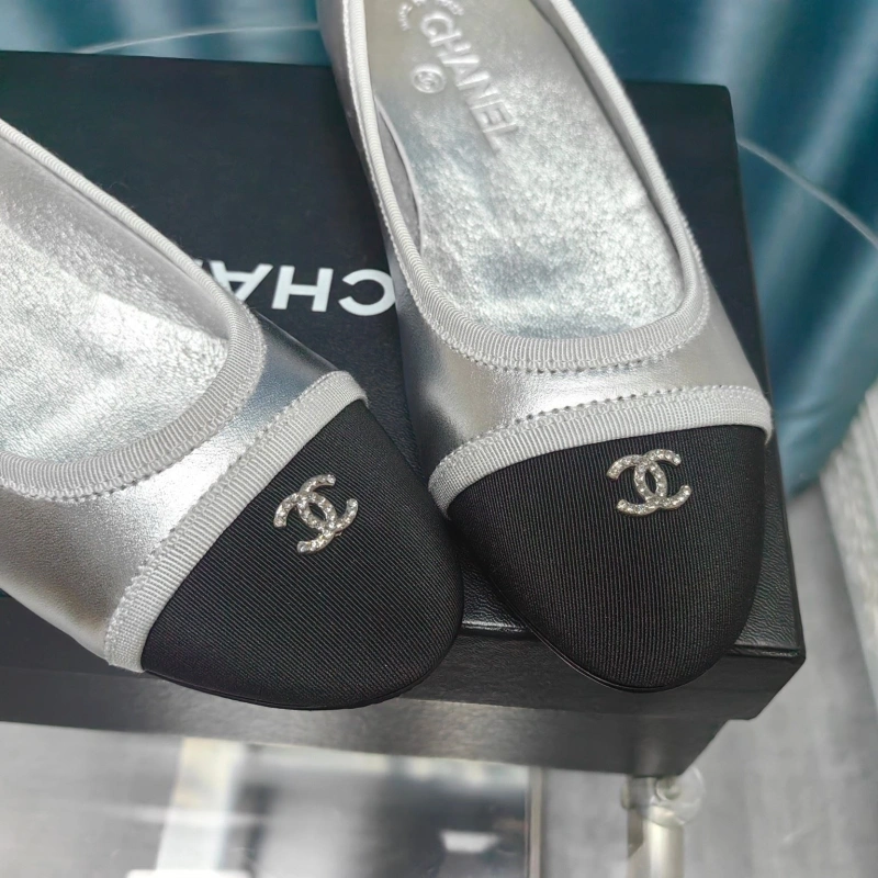 Refined Chxnxl Flat Shoes 129142