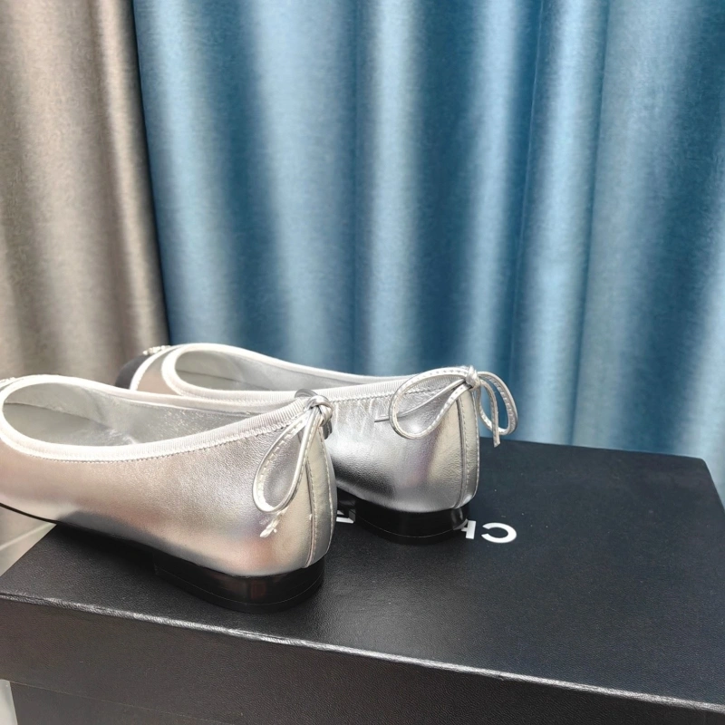 Refined Chxnxl Flat Shoes 129142