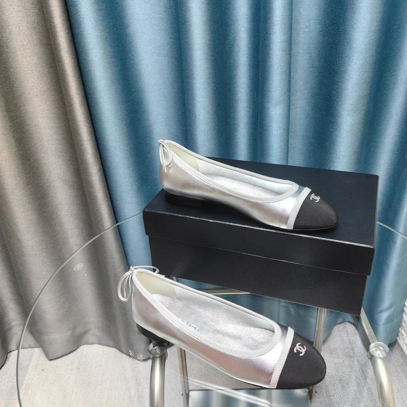 Refined Chxnxl Flat Shoes 129142