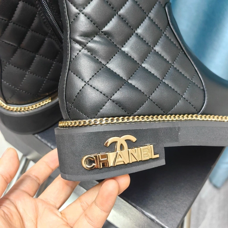 Cozy Chxnxl Boots 129695