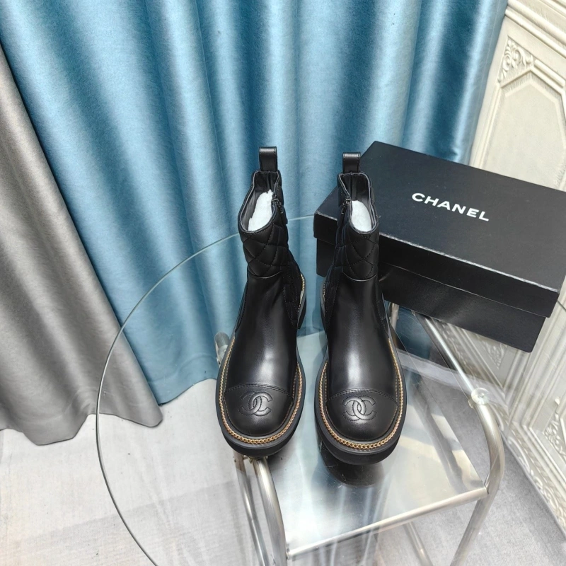 Cozy Chxnxl Boots 129695