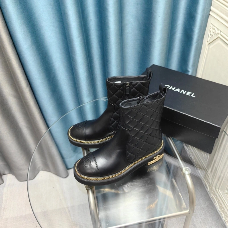 Cozy Chxnxl Boots 129695