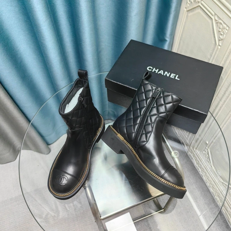Cozy Chxnxl Boots 129695