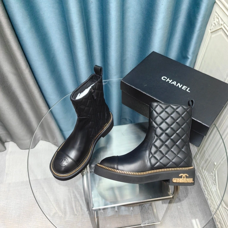 Cozy Chxnxl Boots 129695
