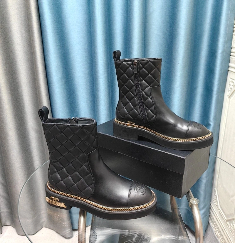 Cozy Chxnxl Boots 129695