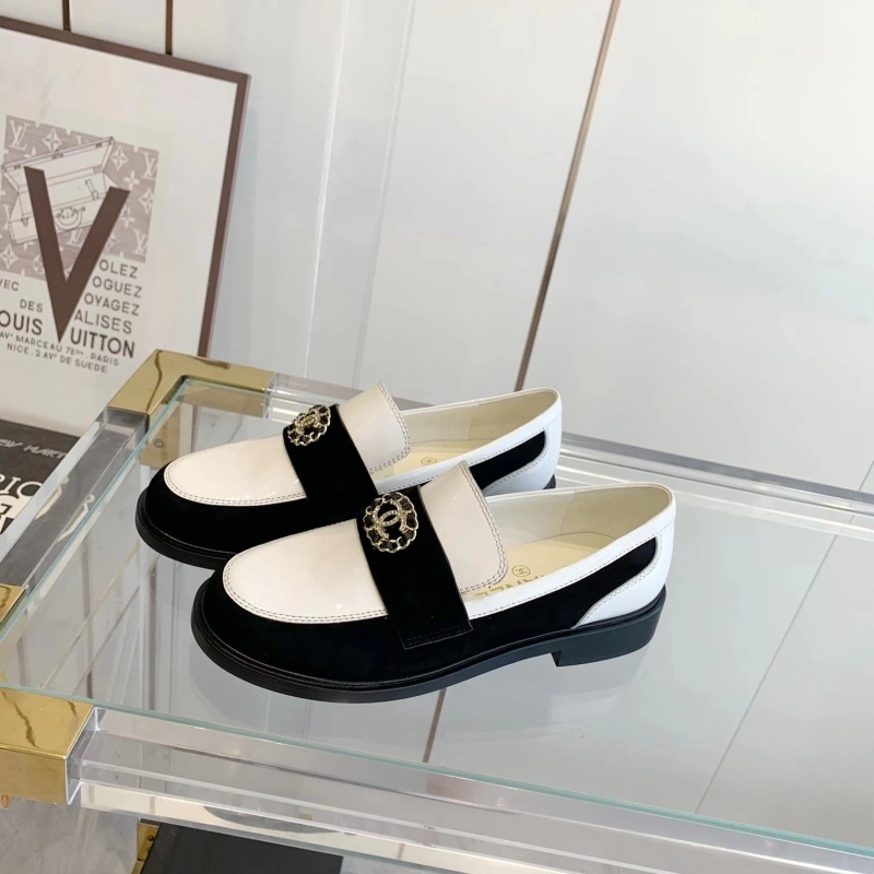 Compact Chxnxl Leather Shoes 128722