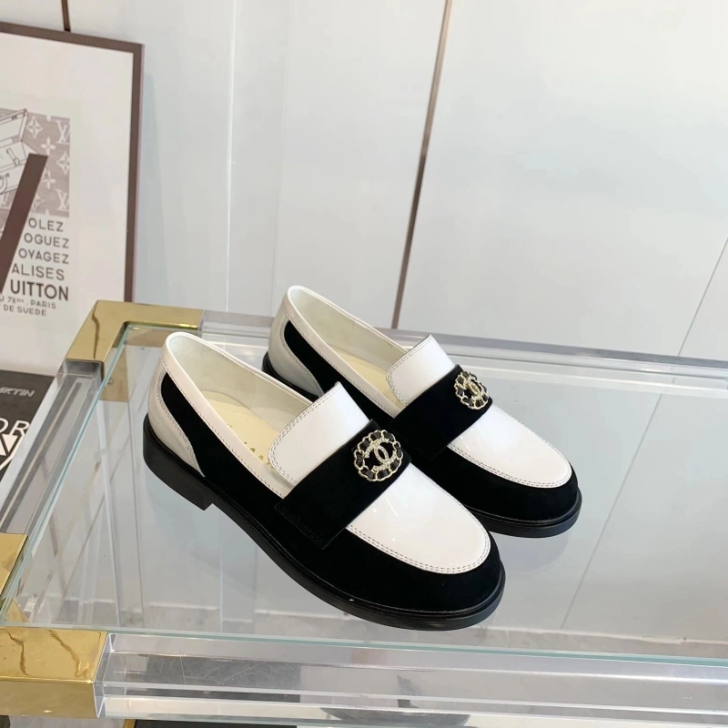 Compact Chxnxl Leather Shoes 128722