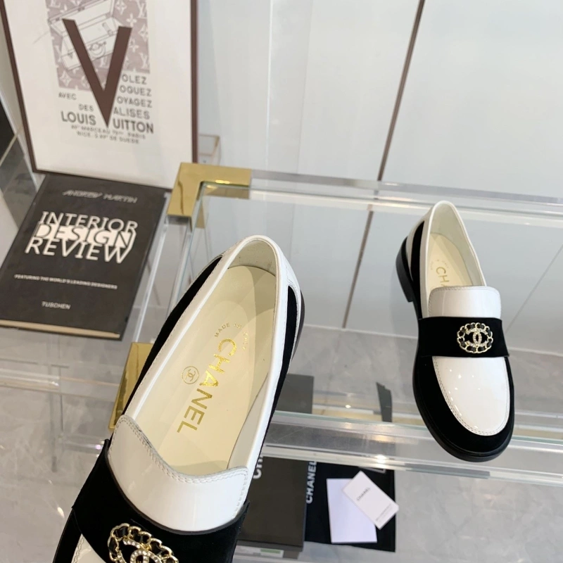 Compact Chxnxl Leather Shoes 128722