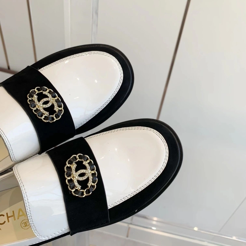 Compact Chxnxl Leather Shoes 128722