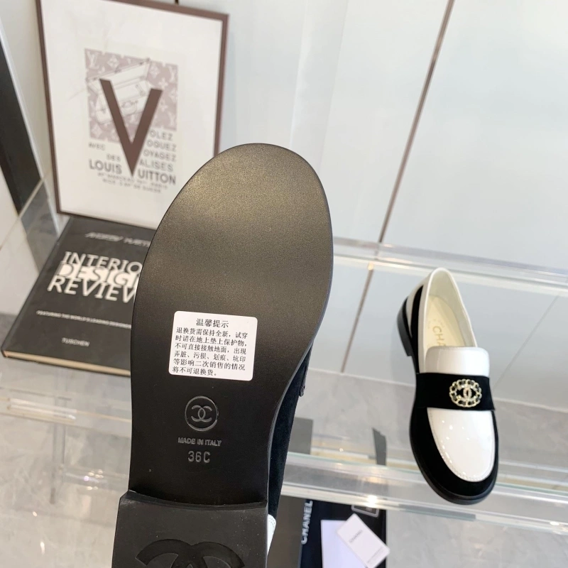 Compact Chxnxl Leather Shoes 128722