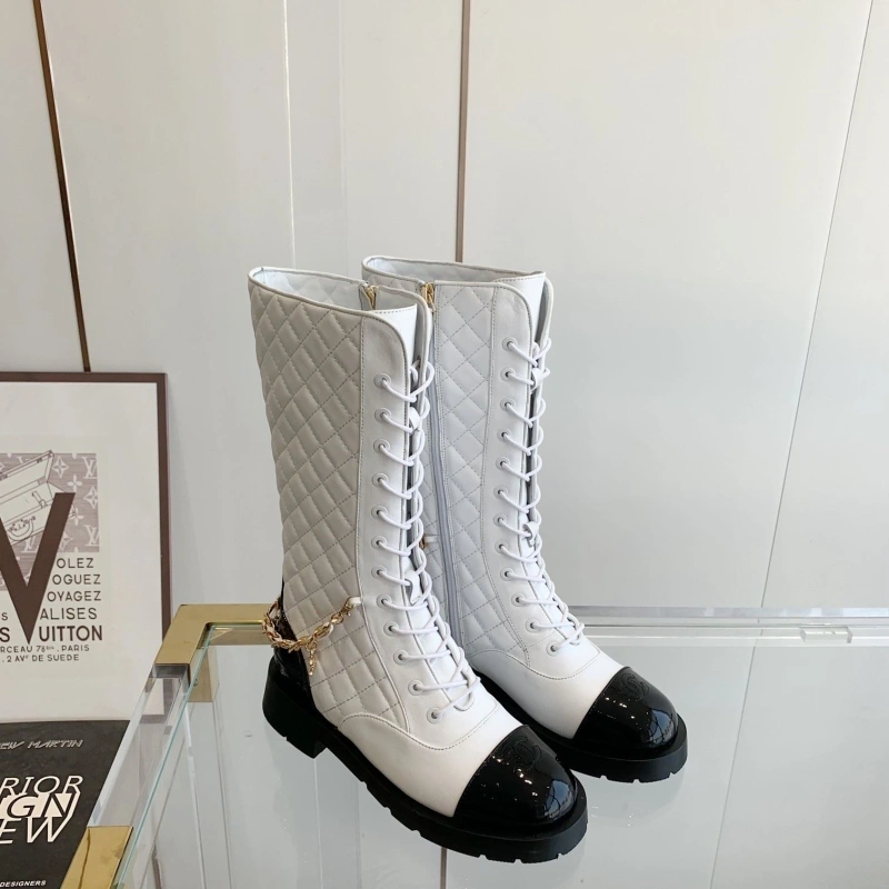 Versatile Chxnxl Boots 129679