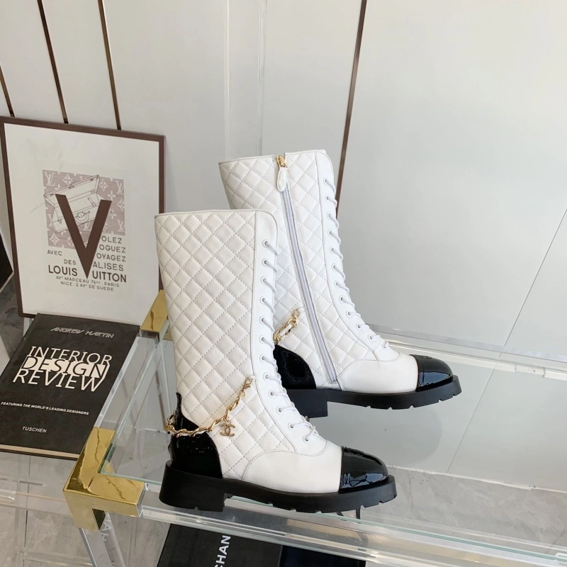 Versatile Chxnxl Boots 129679
