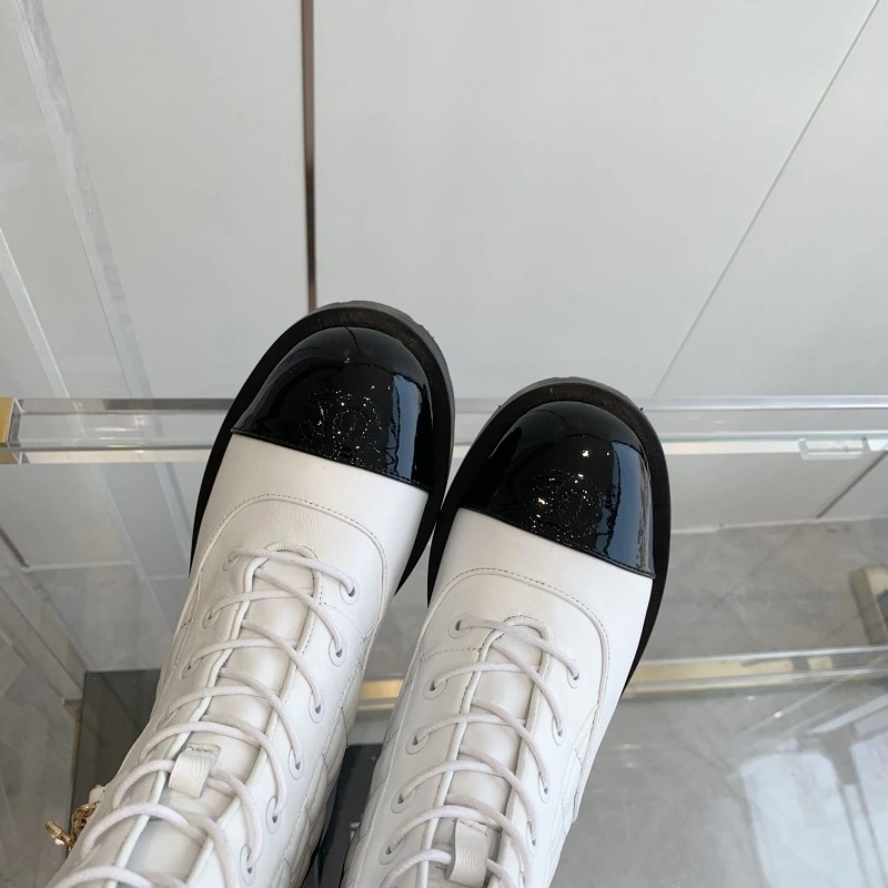 Versatile Chxnxl Boots 129679