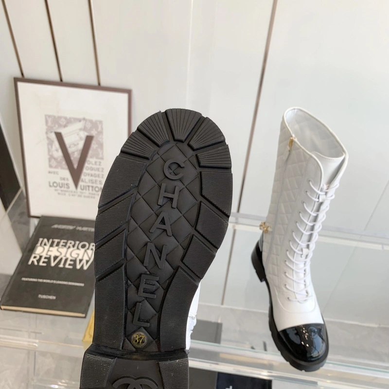 Versatile Chxnxl Boots 129679
