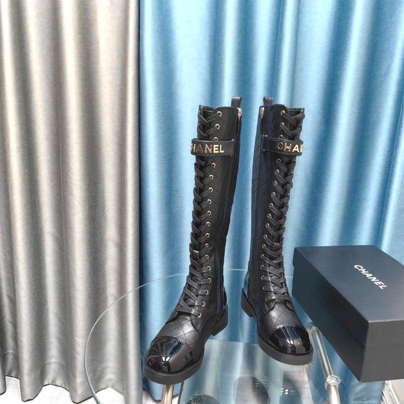 Versatile Chxnxl Boots 129666