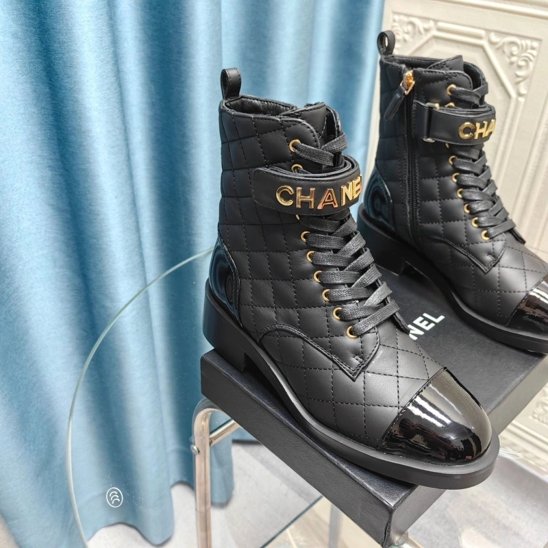 Cozy Chxnxl Boots 129658