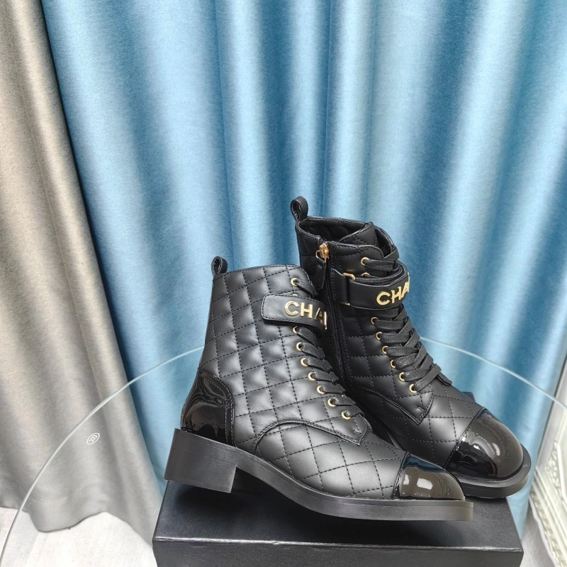 Cozy Chxnxl Boots 129658