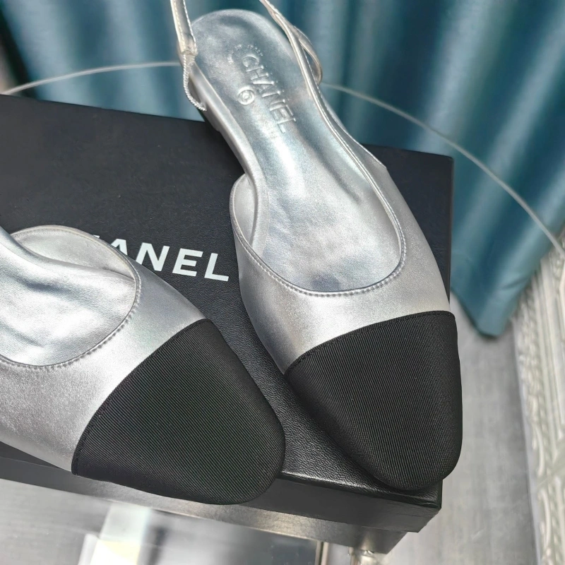 WellDesigned Chxnxl Sandals 128379