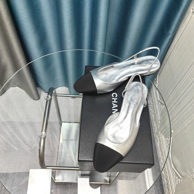 WellDesigned Chxnxl Sandals 128379