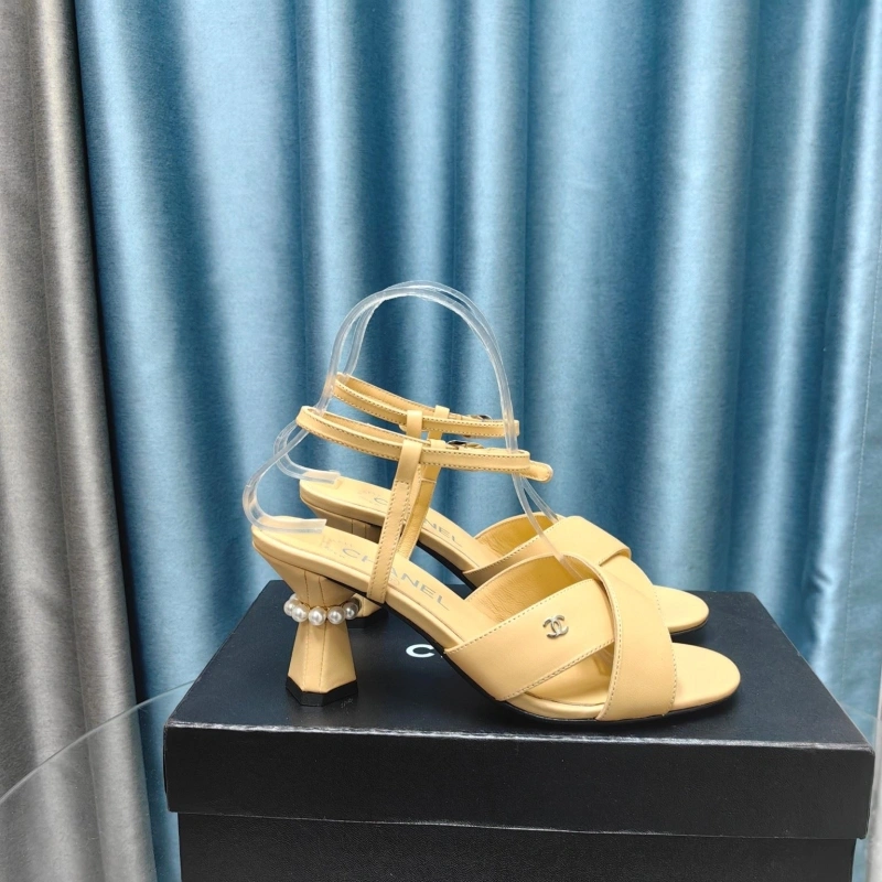 WellDesigned Chxnxl High Heels 128916