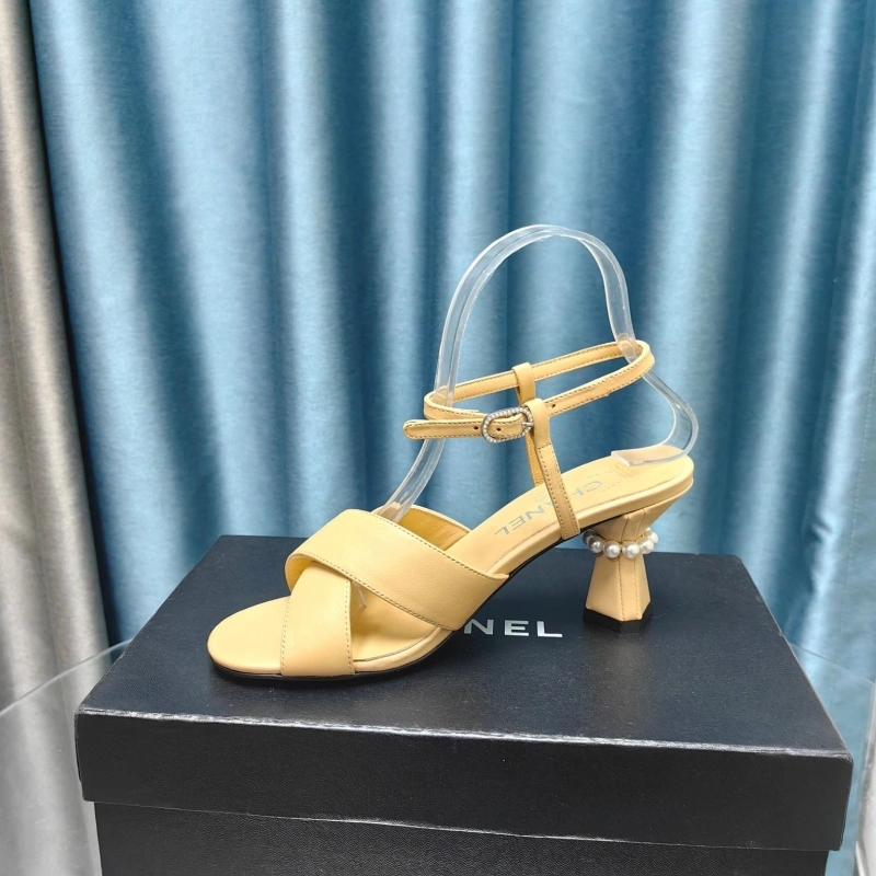 WellDesigned Chxnxl High Heels 128916