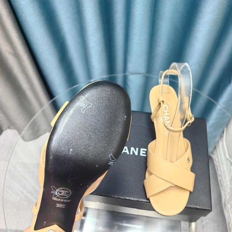 WellDesigned Chxnxl High Heels 128916