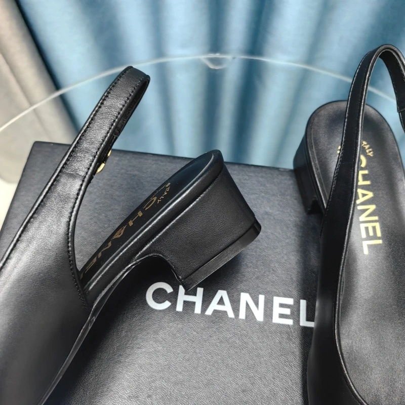 Compact Chxnxl Sandals 128349