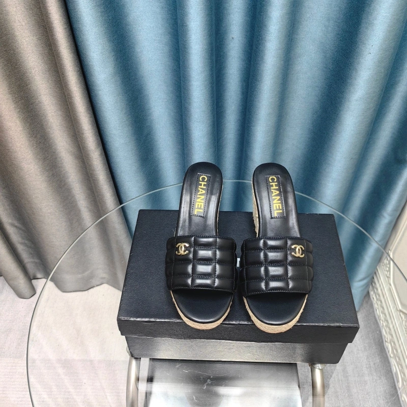 Stylish Chxnxl Slippers 127949