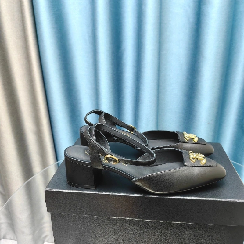 WellDesigned Chxnxl Sandals 128331