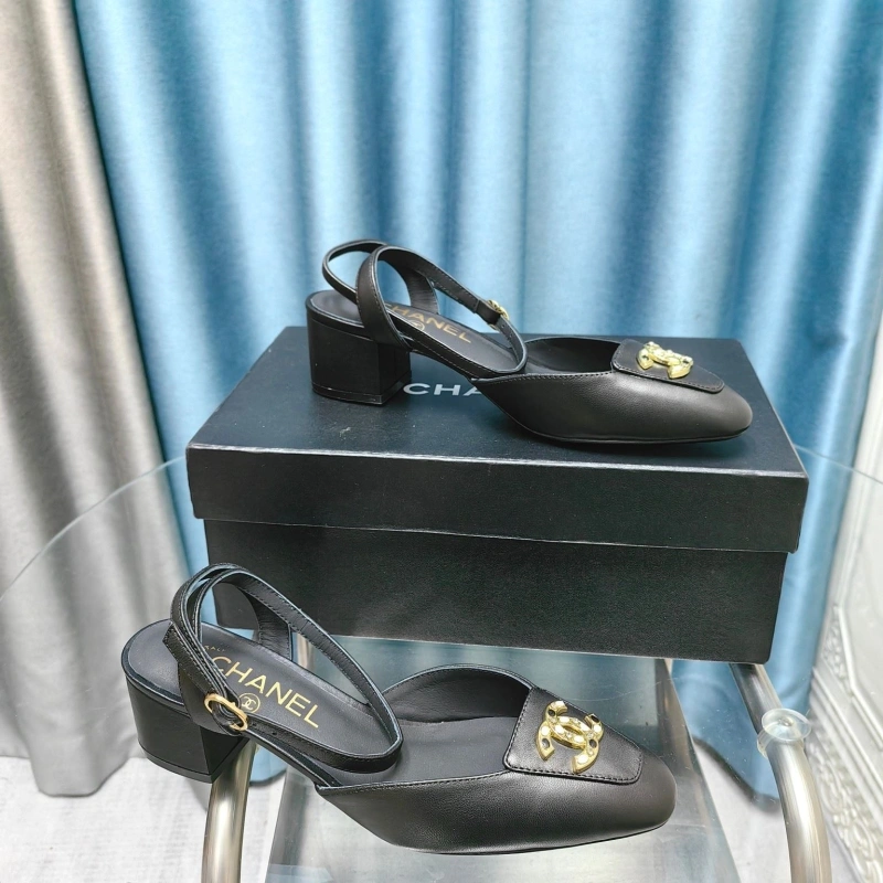 WellDesigned Chxnxl Sandals 128331