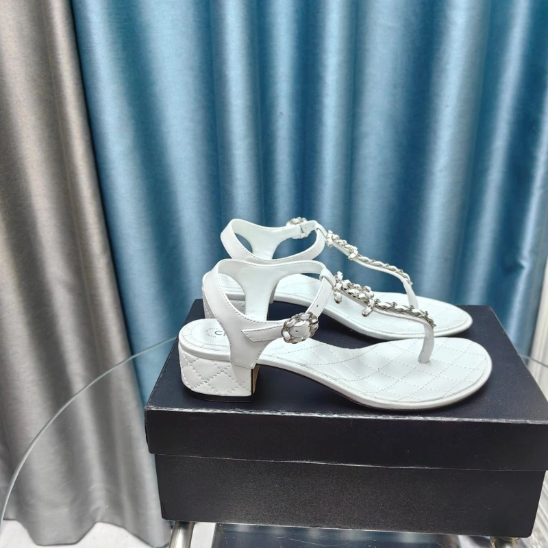 Versatile Chxnxl Sandals 128316