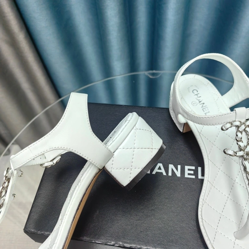 Versatile Chxnxl Sandals 128316