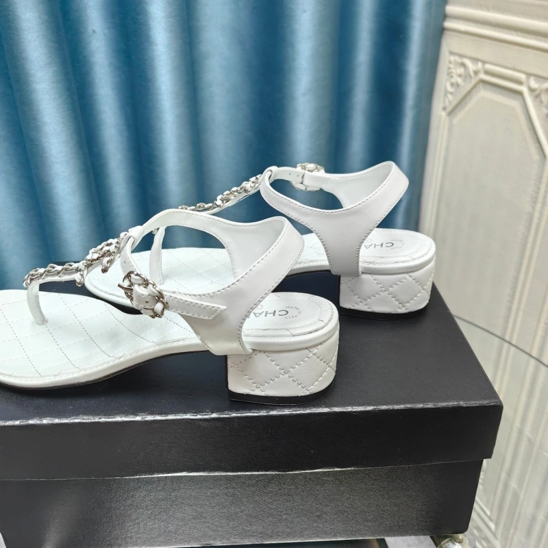 Versatile Chxnxl Sandals 128316