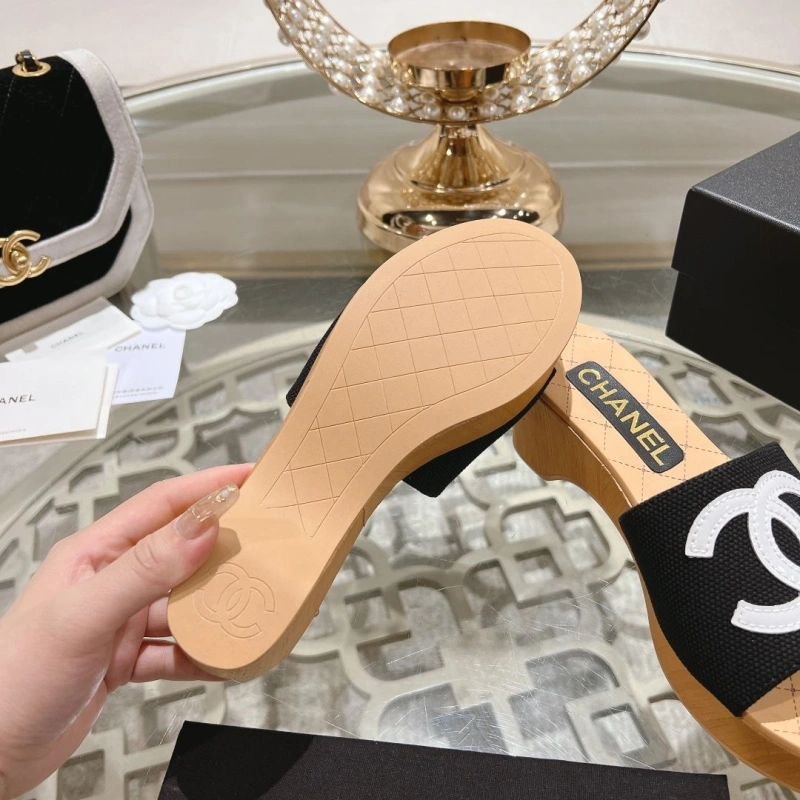 Efficient Chxnxl Slippers 127947