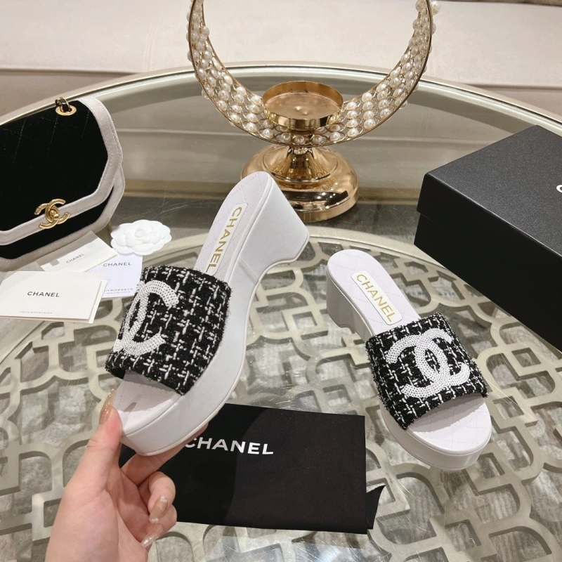 ModernLook Chxnxl Slippers 127940