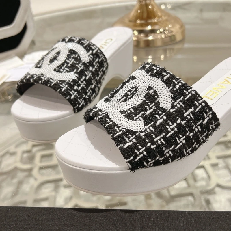 ModernLook Chxnxl Slippers 127940