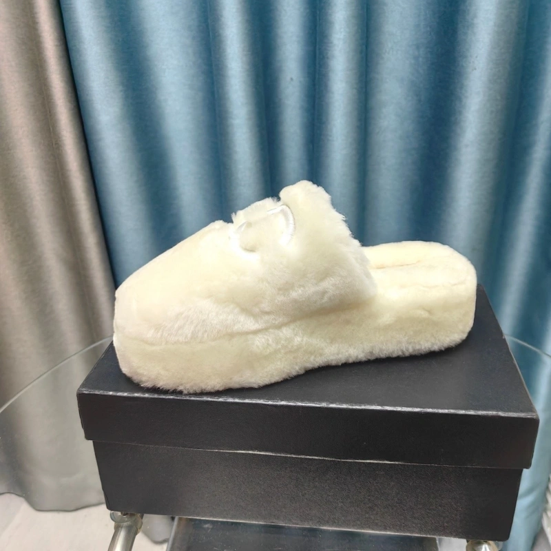 Resilient Chxnxl Slippers 127942