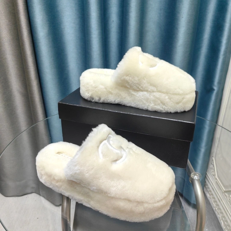 Resilient Chxnxl Slippers 127942