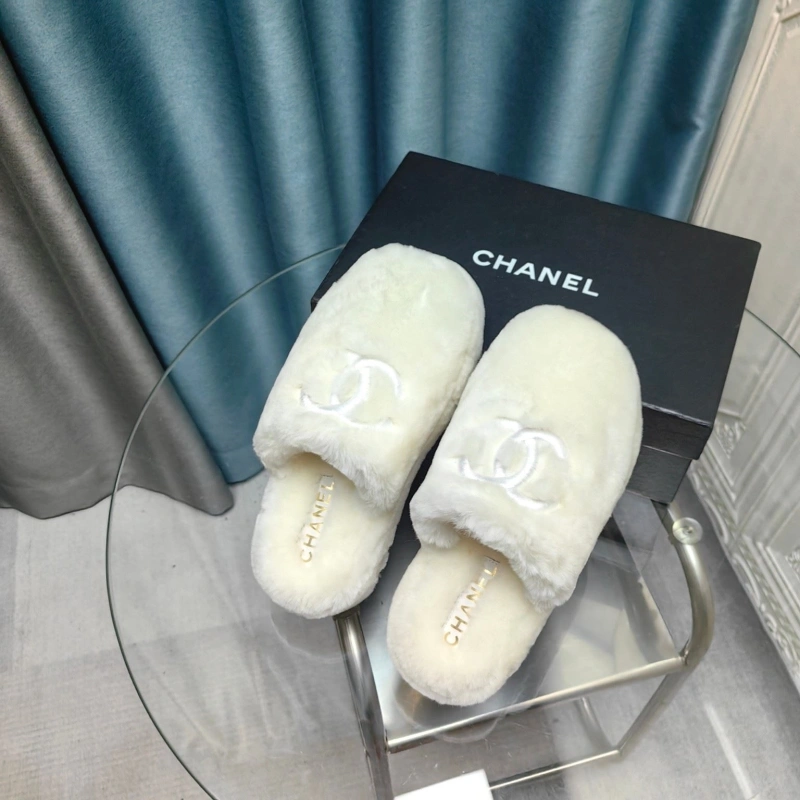 Resilient Chxnxl Slippers 127942