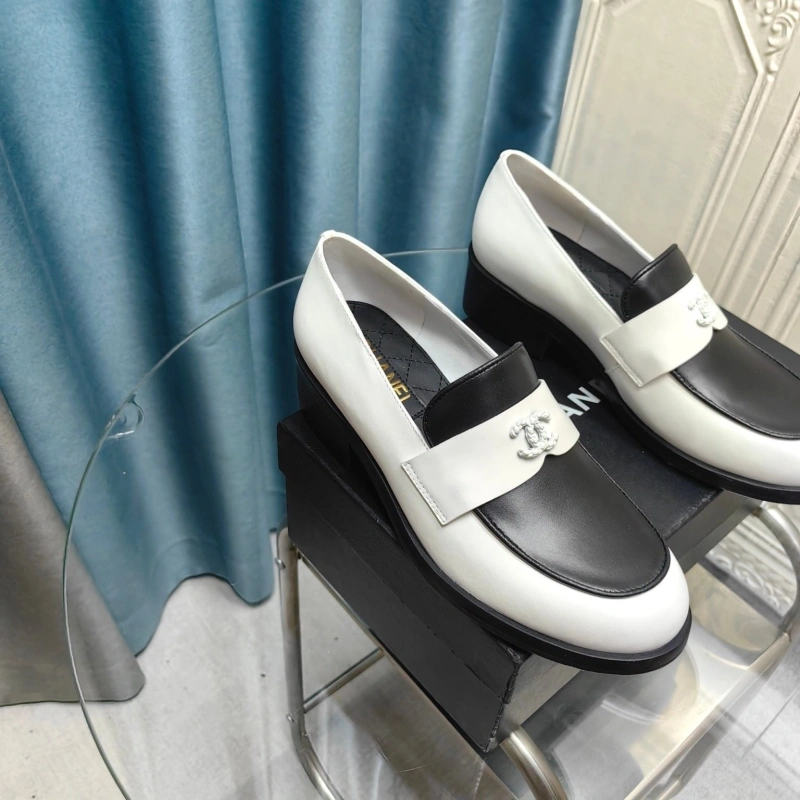 Flexible Chxnxl Leather Shoes 128712