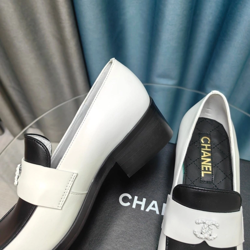 Flexible Chxnxl Leather Shoes 128712