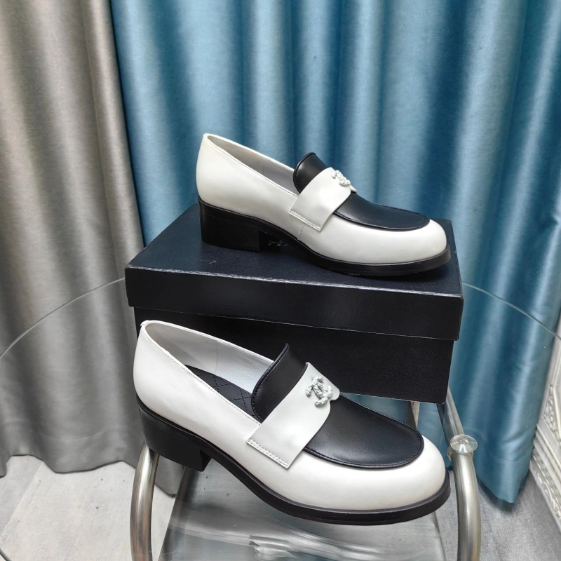 Flexible Chxnxl Leather Shoes 128712