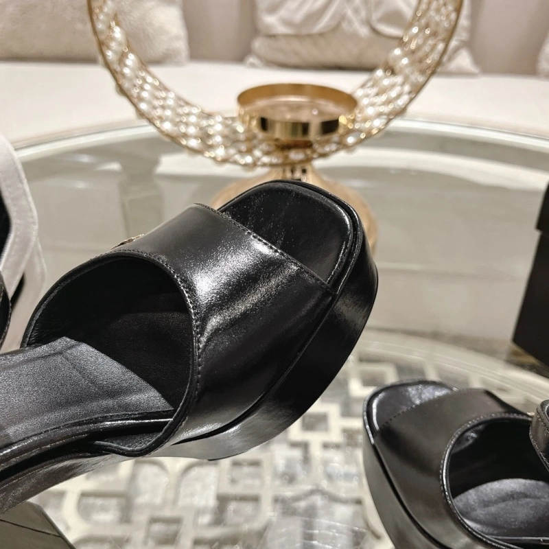 Versatile Chxnxl Sandals 128285