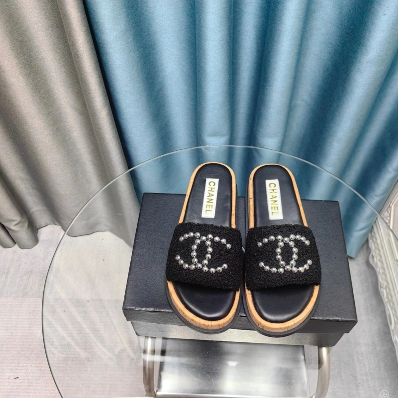 Reliable Chxnxl Slippers 127924