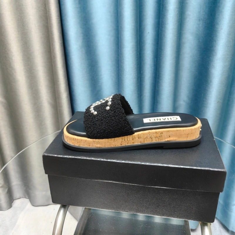 Reliable Chxnxl Slippers 127924