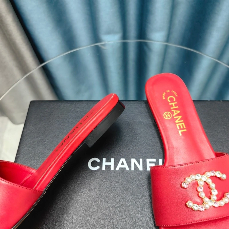 Lightweight Chxnxl Slippers 127915
