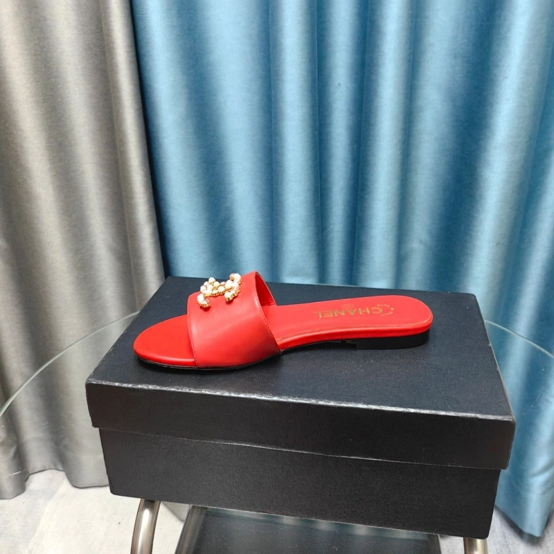 Lightweight Chxnxl Slippers 127915