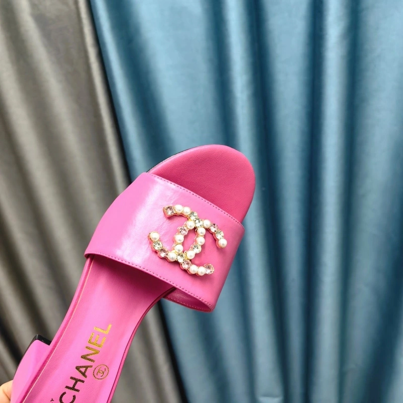 Refined Chxnxl Slippers 127894