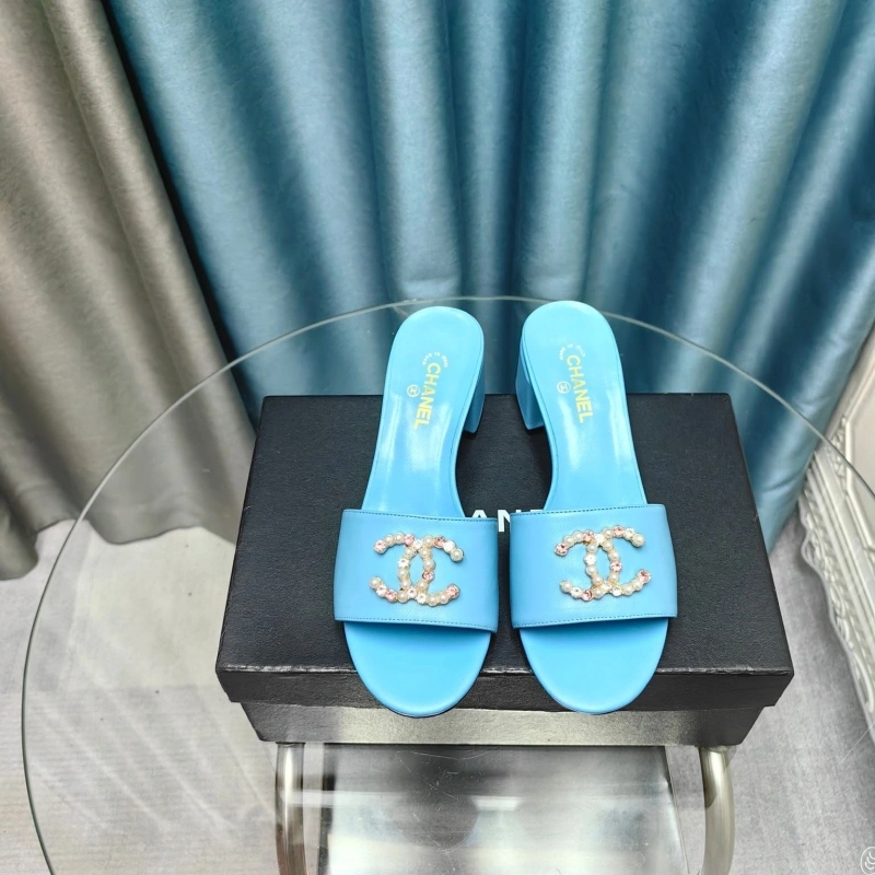 Unique Chxnxl Slippers 127895